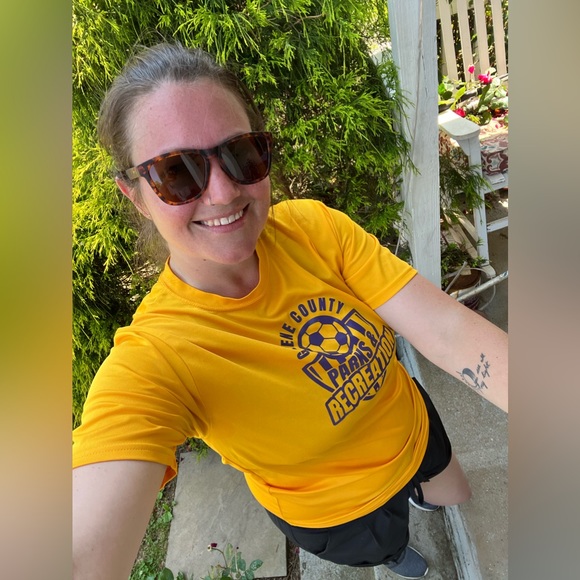 Meet your Posher, Megan - Picture 2 of 4